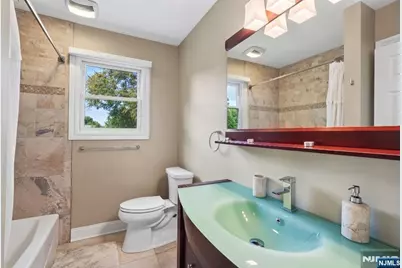 1062 Evergreen Court, New Milford, NJ 07646 - Photo 25