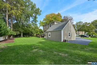 1062 Evergreen Court, New Milford, NJ 07646 - Photo 43