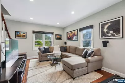 1062 Evergreen Court, New Milford, NJ 07646 - Photo 9