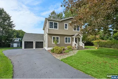 1062 Evergreen Court, New Milford, NJ 07646 - Photo 3