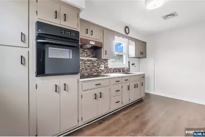 115 Van Riper Avenue 2 #2, Clifton, NJ 07011 - Photo 5