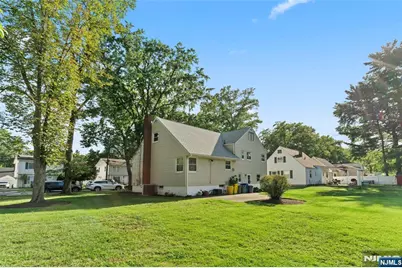 257 Hamilton Road, Teaneck Township, NJ 07666 - Photo 5