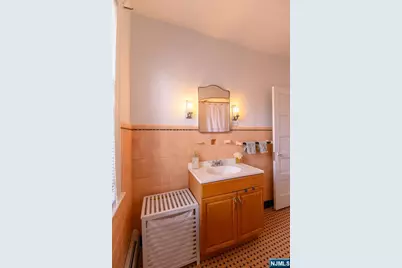 35 E Pierrepont Avenue, Rutherford, NJ 07070 - Photo 21