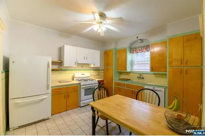 35 E Pierrepont Avenue, Rutherford, NJ 07070 - Photo 11