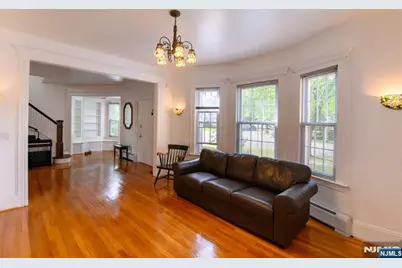 35 E Pierrepont Avenue, Rutherford, NJ 07070 - Photo 7