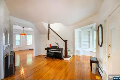 35 E Pierrepont Avenue, Rutherford, NJ 07070 - Photo 5