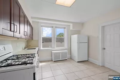 60-62 Elmwood Avenue, Montclair, NJ 07042 - Photo 7