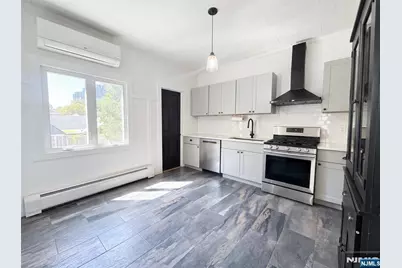 20 Valley Place, Edgewater, NJ 07020 - Photo 11