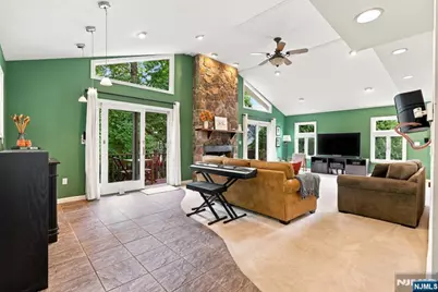32 Stanley Avenue, Nutley, NJ 07110 - Photo 19