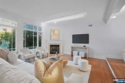 105 Hudson Cove, Edgewater, NJ 07020 - Photo 19