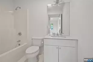105 Hudson Cove, Edgewater, NJ 07020 - Photo 29