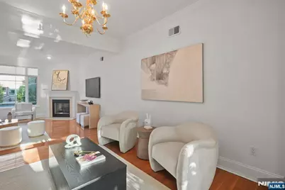 105 Hudson Cove, Edgewater, NJ 07020 - Photo 11