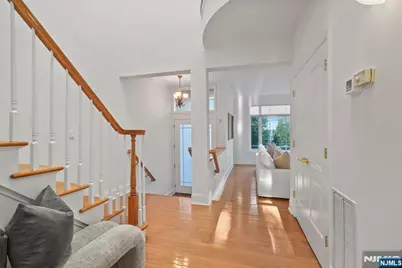 105 Hudson Cove, Edgewater, NJ 07020 - Photo 23