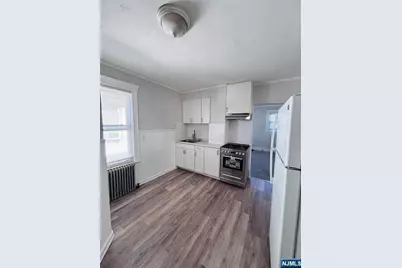 64 Avenue C 2 #2, Lodi, NJ 07644 - Photo 3