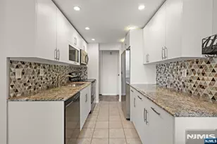 300 Winston 707, Cliffside Park, NJ 07010 - Photo 3