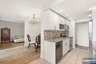 300 Winston 707, Cliffside Park, NJ 07010 - Photo 5