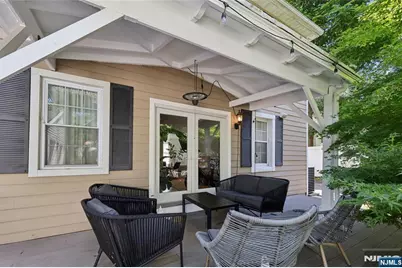 253 Clinton Avenue, Tenafly, NJ 07670 - Photo 29