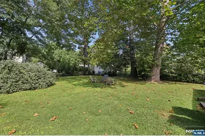 253 Clinton Avenue, Tenafly, NJ 07670 - Photo 31