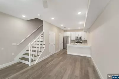 467 Bergen Avenue, Jersey City, NJ 07304 - Photo 5