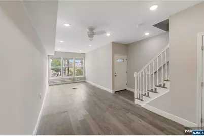 467 Bergen Avenue, Jersey City, NJ 07304 - Photo 3
