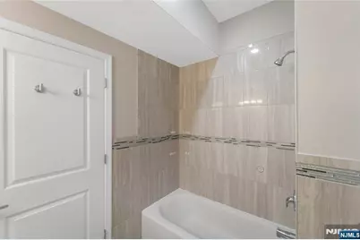 467 Bergen Avenue, Jersey City, NJ 07304 - Photo 13