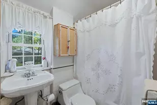 749 Kinderkamack Rd, River Edge, NJ 07661 - Photo 9
