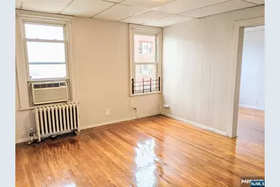 201 Clinton Avenue 2 #2, Jersey City, NJ 07304 - Photo 9