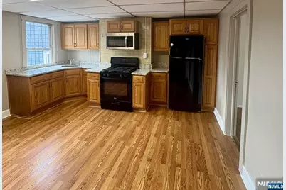 201 Clinton Avenue 2 #2, Jersey City, NJ 07304 - Photo 3
