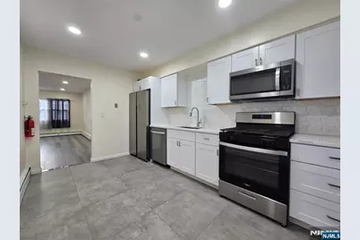 26 Clinton Street 4A #4A, Belleville, NJ 07109 - Photo 3