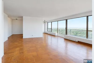 2077 Center Avenue 22H #22H, Fort Lee, NJ 07024 - Photo 3