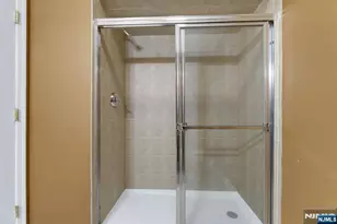 10 Terrace Ave 11, Hasbrouck Heights, NJ 07604 - Photo 15