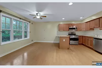 10 Terrace Avenue 11 #11, Hasbrouck Heights, NJ 07604 - Photo 7