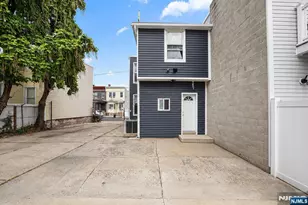 37 Emmet St, Newark, NJ 07114 - Photo 23