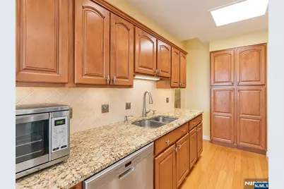 242 Summit Avenue, Bogota, NJ 07603 - Photo 27