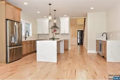311 Harrison Avenue, Hasbrouck Heights, NJ 07604 - Photo 11
