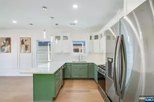 194 Amherst St, East Orange, NJ 07018 - Photo 19