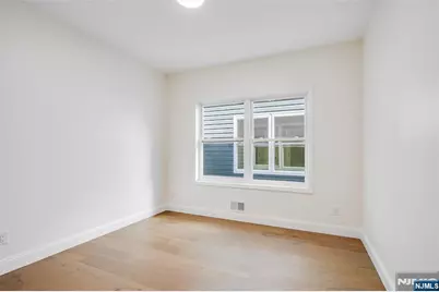 194 Amherst Street, East Orange, NJ 07018 - Photo 9