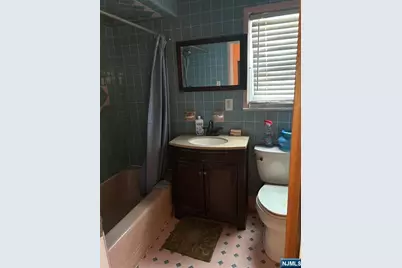 521 Olympia Avenue, Cliffside Park, NJ 07010 - Photo 5