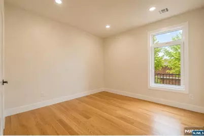 393 Myrtle Avenue, Irvington, NJ 07111 - Photo 19