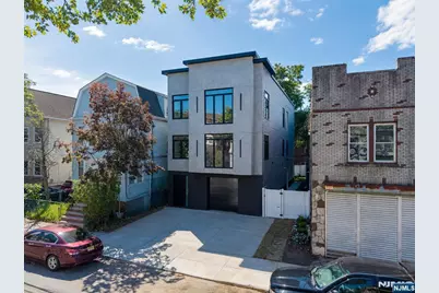 393 Myrtle Avenue, Irvington, NJ 07111 - Photo 23