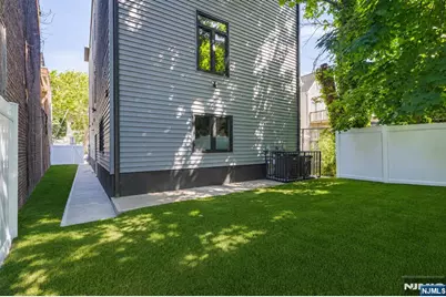 393 Myrtle Avenue, Irvington, NJ 07111 - Photo 25