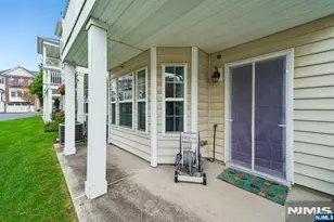 21 Creekside Ct, Secaucus, NJ 07094 - Photo 31