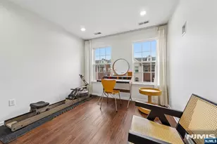 21 Creekside Ct, Secaucus, NJ 07094 - Photo 21