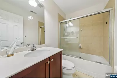 21 Creekside Court, Secaucus, NJ 07094 - Photo 23