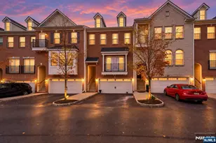 21 Creekside Ct, Secaucus, NJ 07094 - Photo 1