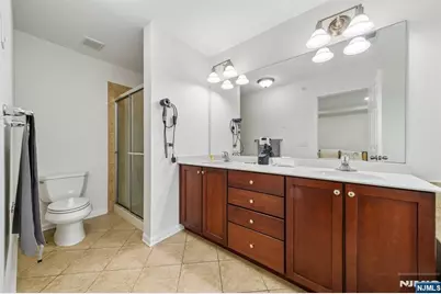 21 Creekside Court, Secaucus, NJ 07094 - Photo 19