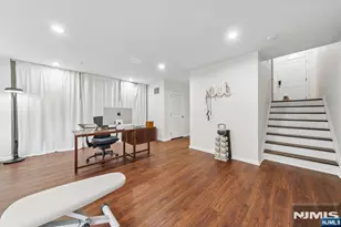 21 Creekside Ct, Secaucus, NJ 07094 - Photo 25
