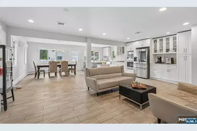 18 Dogwood Lane, Montvale, NJ 07645 - Photo 15