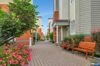 333 The Promenade, Edgewater, NJ 07020 - Photo 23