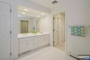 305 Huntington Ct, Wyckoff Township, NJ 07481 - Photo 21